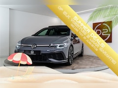 Volkswagen Golf - 2.0 TSI GTI Clubsport 301 PK | IQ | Pano | Sfeer | Harman | Leder | BOMVOL 12 MND Garantie