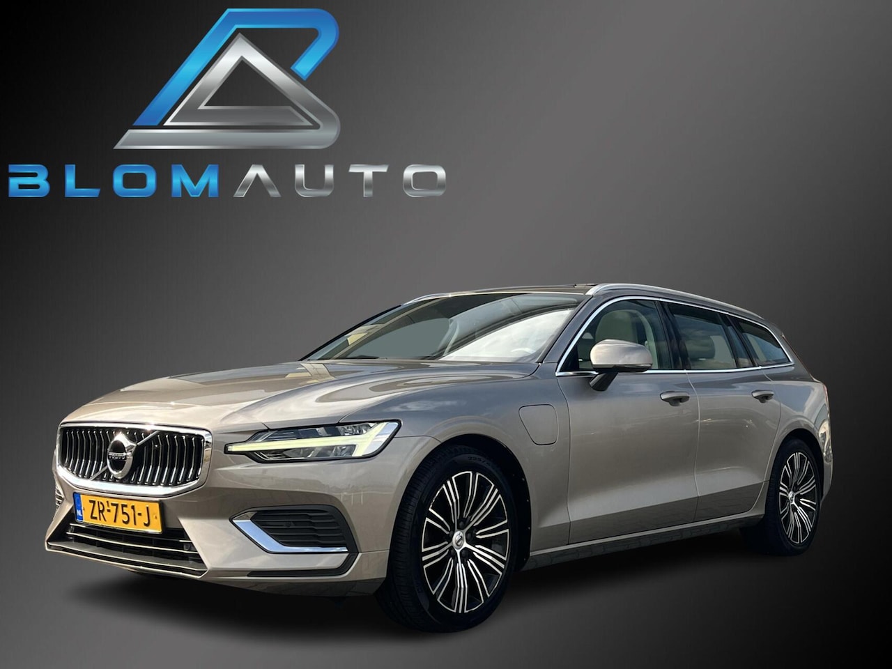 Volvo V60 - 2.0 T8 Twin Engine AWD INSCRIPTION PANO+ACC+MEMORY - AutoWereld.nl