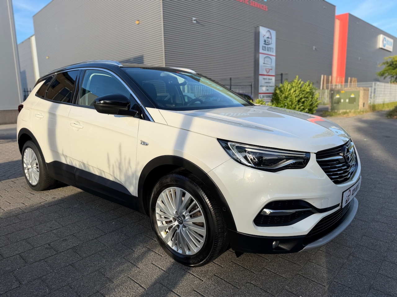 Opel Grandland X - 1.2 Turbo Innovation|NAP|Camera|Cruise contr|Stoelverw| - AutoWereld.nl