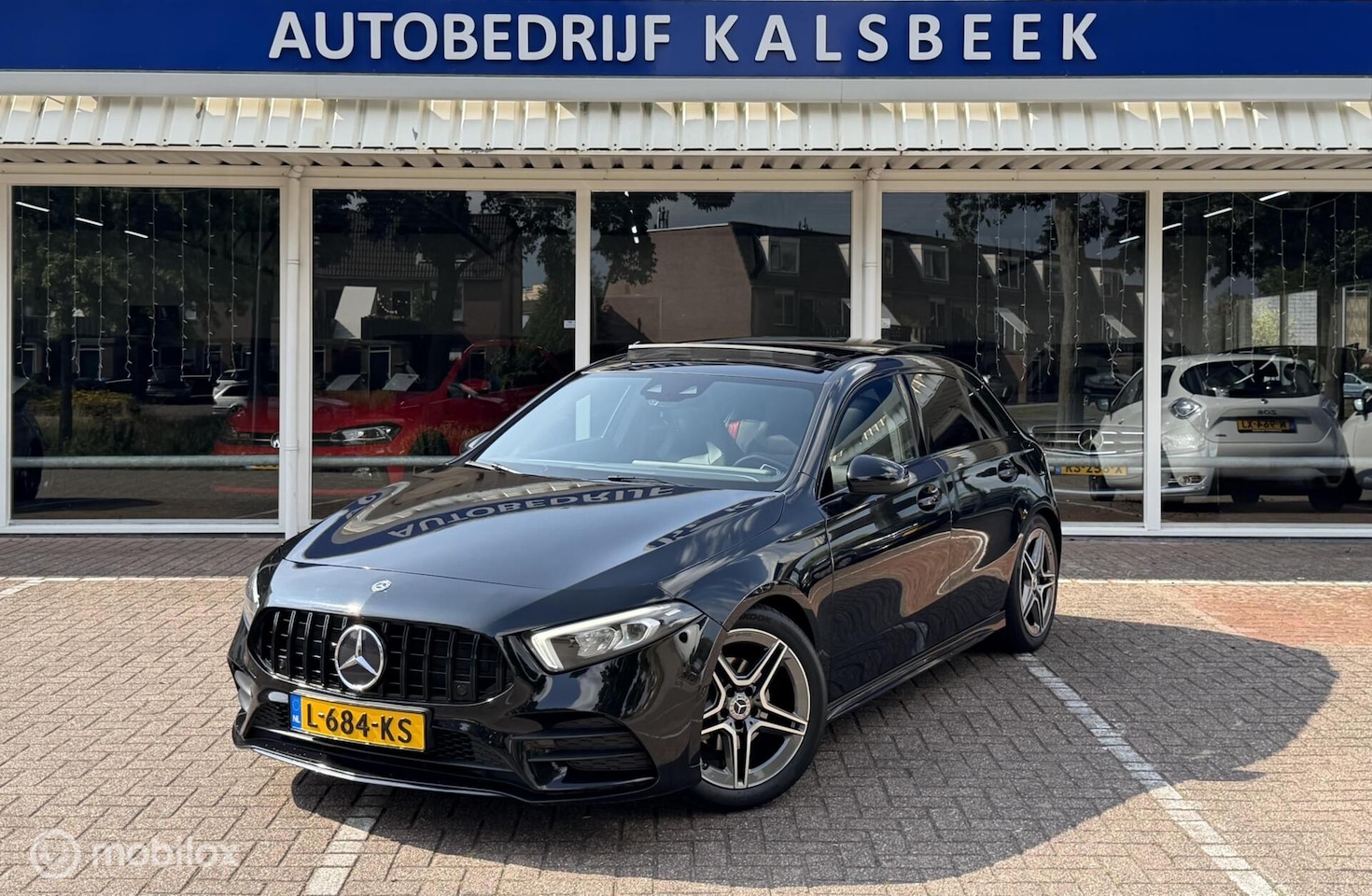 Mercedes-Benz A-klasse - 180 Premium Plus AMG|Sfeer|Pano|Memory| - AutoWereld.nl