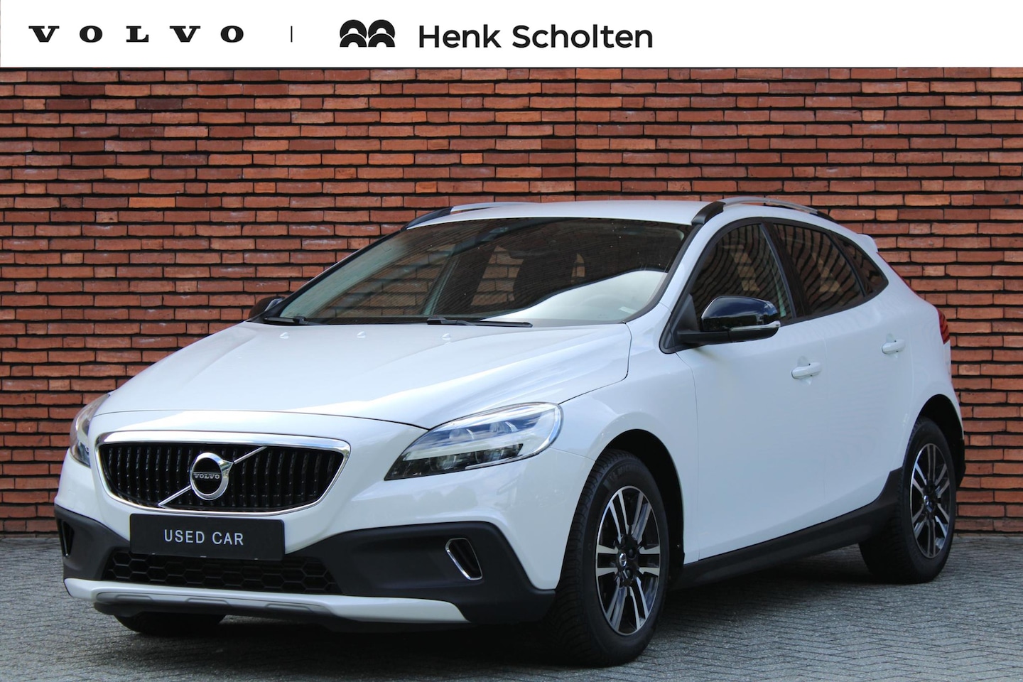 Volvo V40 Cross Country - T3 Automaat Edition+ | Afneembare trekhaak | Stoelverwarming | Navigatie | Volvo on Call | - AutoWereld.nl