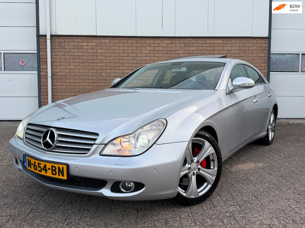 Mercedes-Benz CLS-klasse - 350 LEDER/SCHUIFDAK/NETTE STAAT !!! - AutoWereld.nl