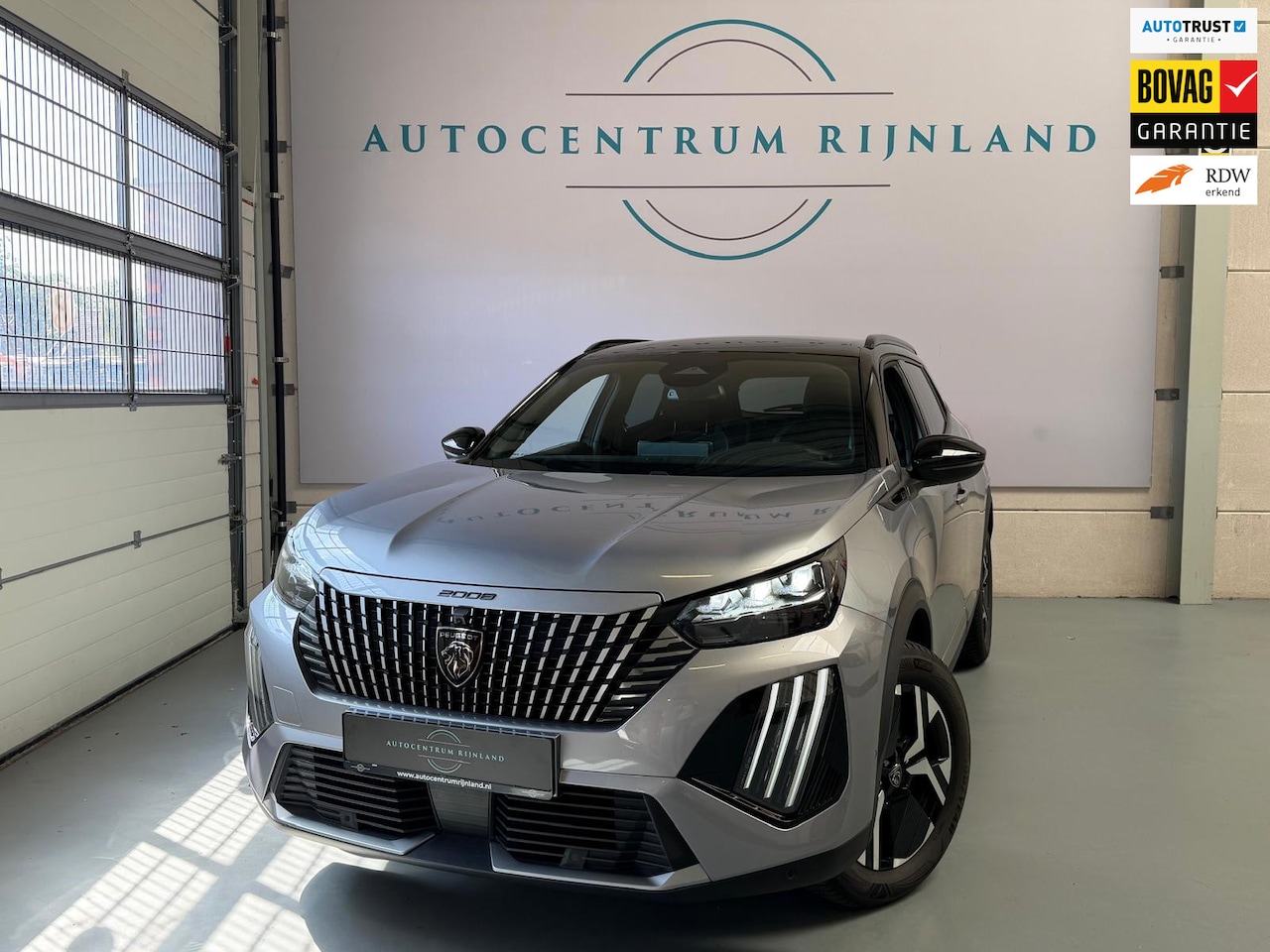 Peugeot 2008 - 1.2 Hybrid 145 GT 1.2 Hybrid 145 GT, Automaat, 1 Jaar Bovag Garantie, Stoelverwarming, Navi, Camera, Alcanta - AutoWereld.nl
