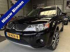 Mitsubishi Outlander - 2.4 Instyle 4WD, Airco, Schuifdak, 7 persoons