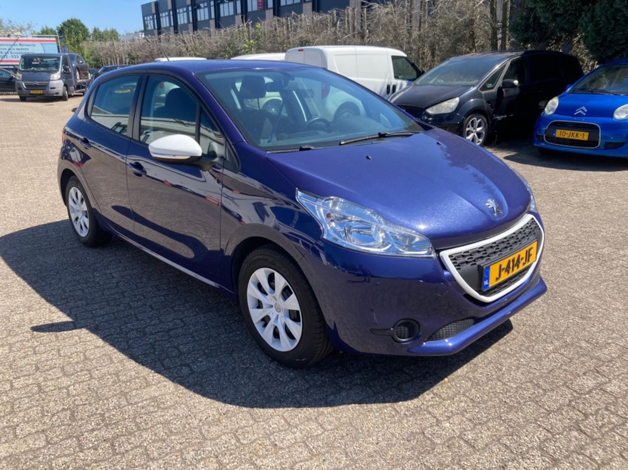 Peugeot 208 - 1.0 PureTech LIKE 1.0 PureTech LIKE, lage km.stand, frisse kleurstelling, garantie ! - AutoWereld.nl