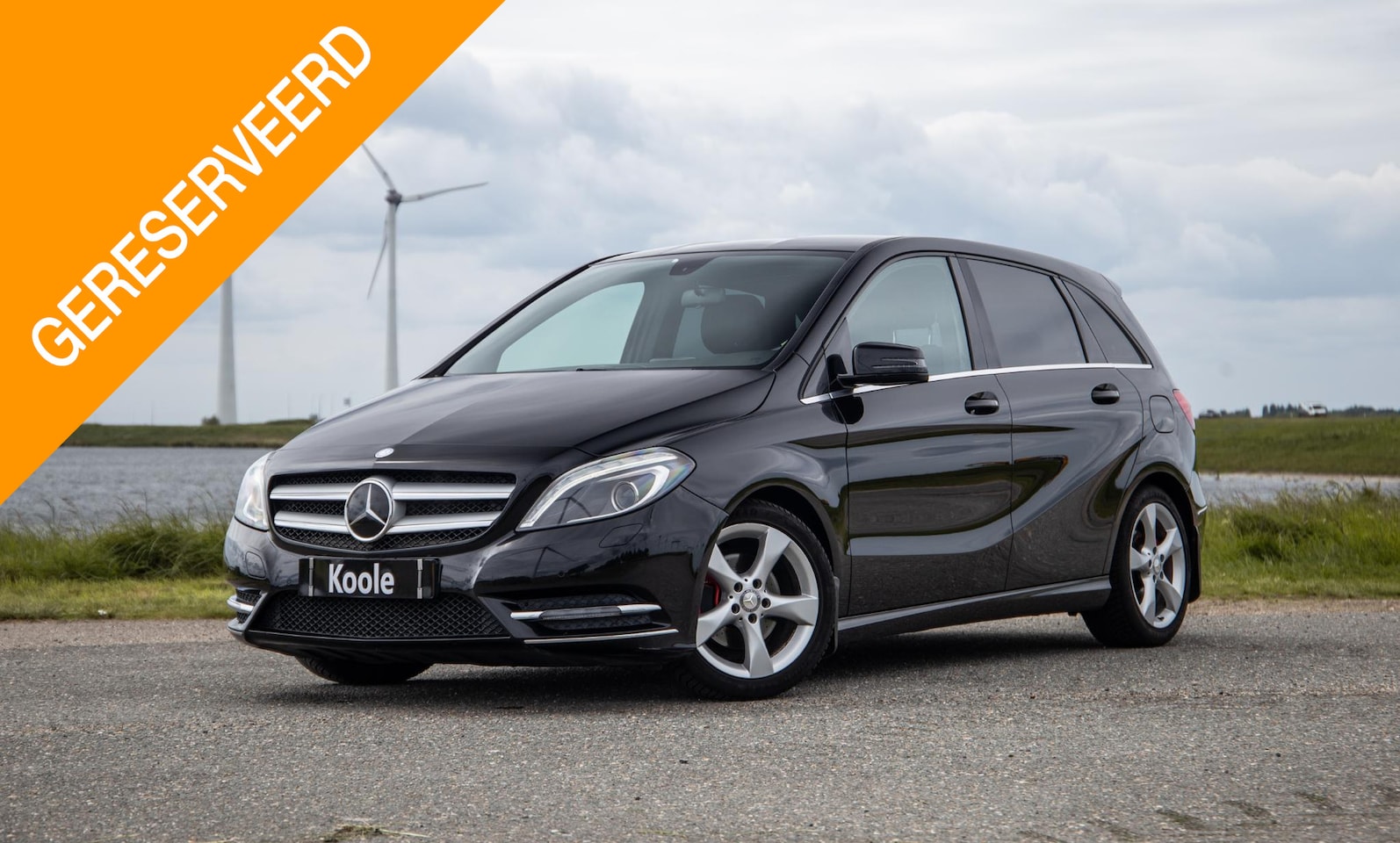 Mercedes-Benz B-klasse - 180 Ambition AUTOMAAT / CRUISE CONTROLE / NAVI / TREKHAAK / LEER - AutoWereld.nl