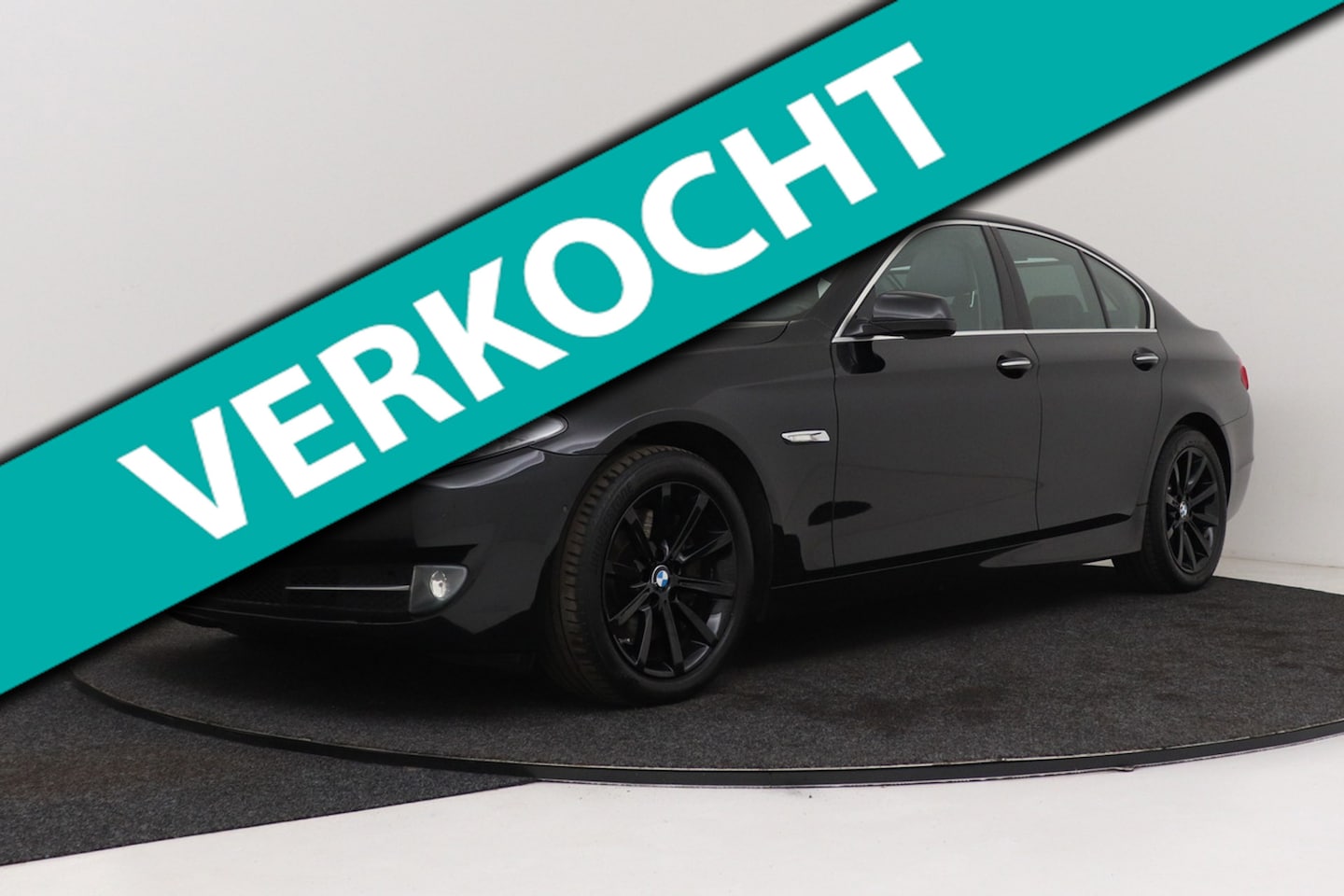 BMW 5-serie - 535xi High Executive | Head-up | Sportstoelen | Panoramadak | Camera | Adap. Cruise | 4-zo - AutoWereld.nl