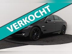 BMW 5-serie - 535xi High Executive | Head-up | Sportstoelen | Panoramadak | Camera | Adap. Cruise | 4-zo