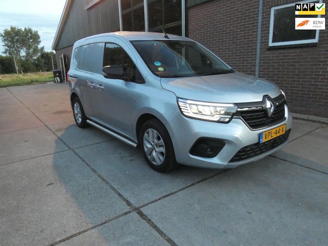 Renault Kangoo - 1.5 Blue dCi 115 Luxe L1*navi/cam* leder*pdc* - AutoWereld.nl