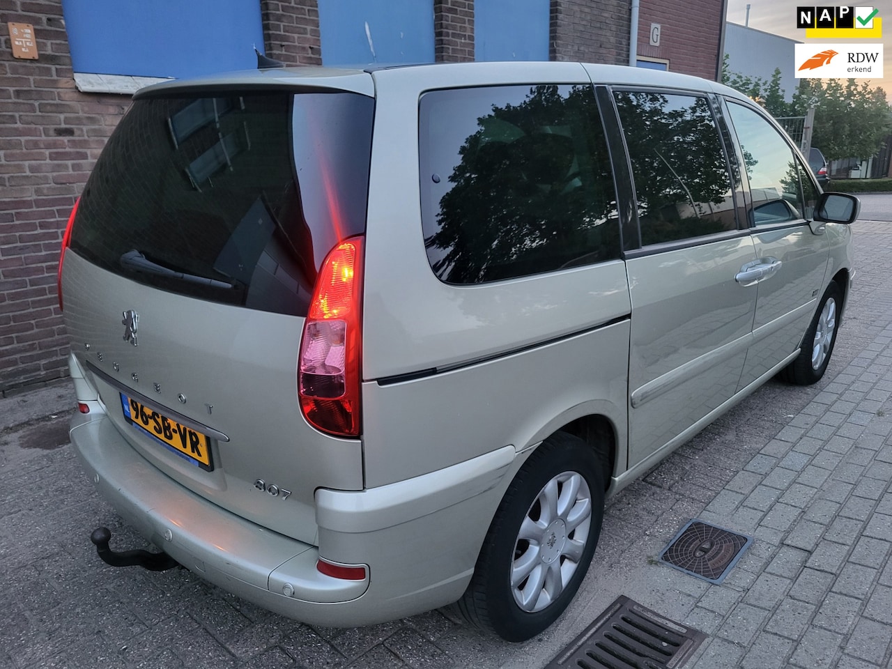 Peugeot 807 - 7 Pers Airco /Cruise 2.2 HDiF Norwest Apk 1-10-26 - AutoWereld.nl