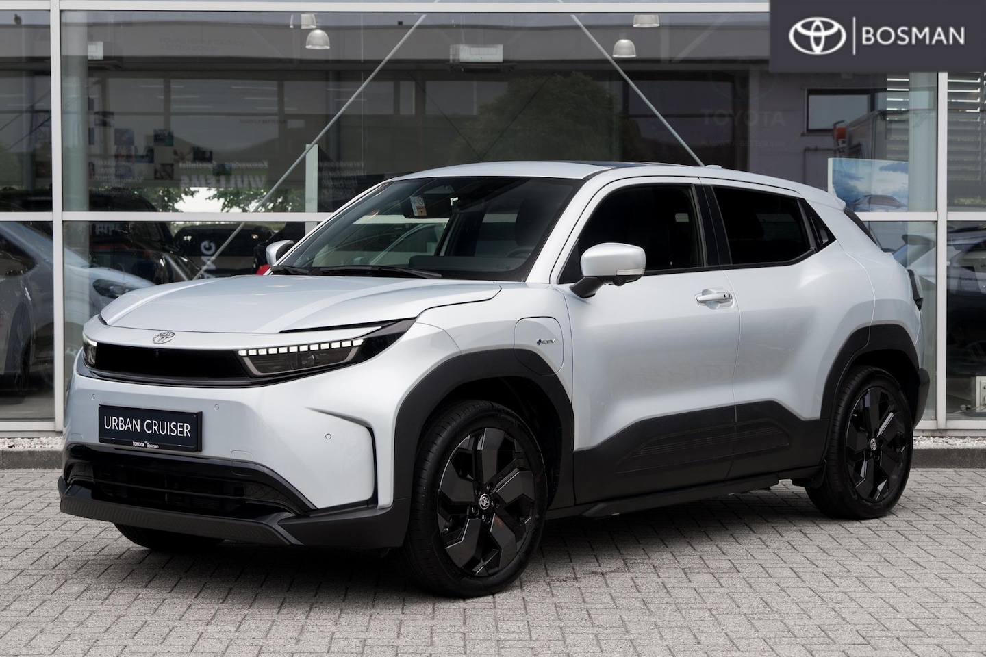 Toyota Urban Cruiser - Executive 61 kWh Executive 61 kWh - AutoWereld.nl