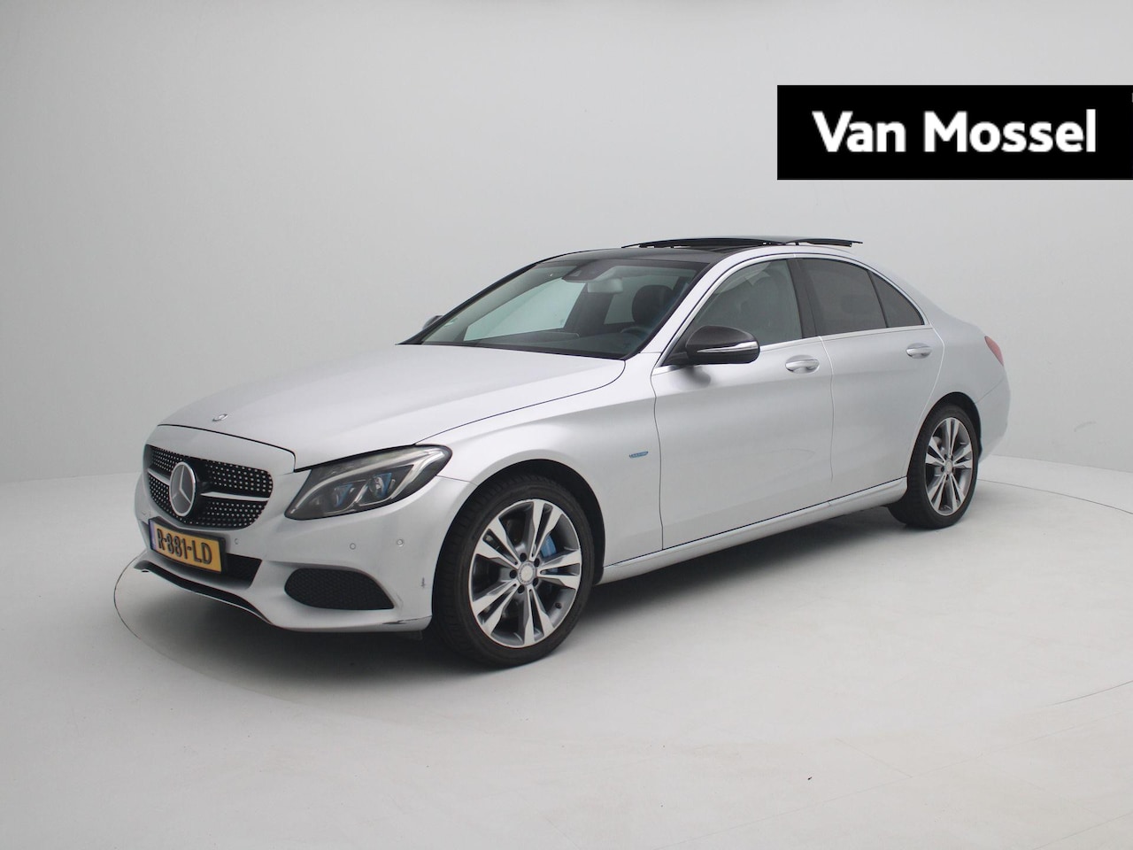 Mercedes-Benz C-klasse - 350 e | Panoramadak | Stoelverwarming | Navigatie | Lederen Bekleding | Climate Control | - AutoWereld.nl