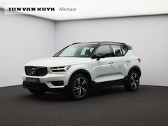 Volvo XC40 - 2.0 T4 R-Design / Trekhaak / Panoramadak / Stoelverwarming / Lederen Bekleding / Elektrisc