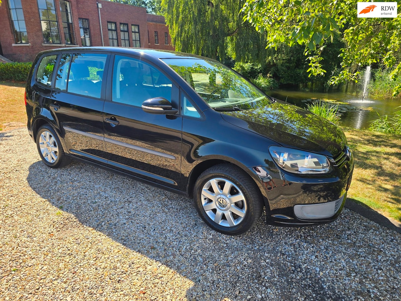 Volkswagen Touran - 1.4 TSI 7-persoons AUTOMAAT, Cruise control, airco,Trekhaak - AutoWereld.nl