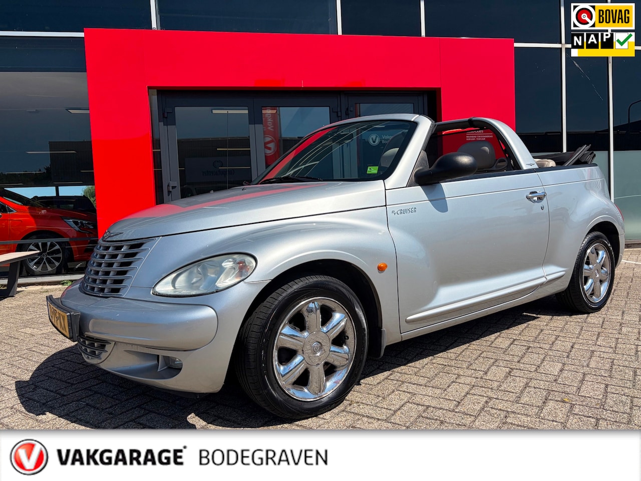 Chrysler PT Cruiser Cabrio - 2.4i Limited / automaat / trekaak / etc - AutoWereld.nl
