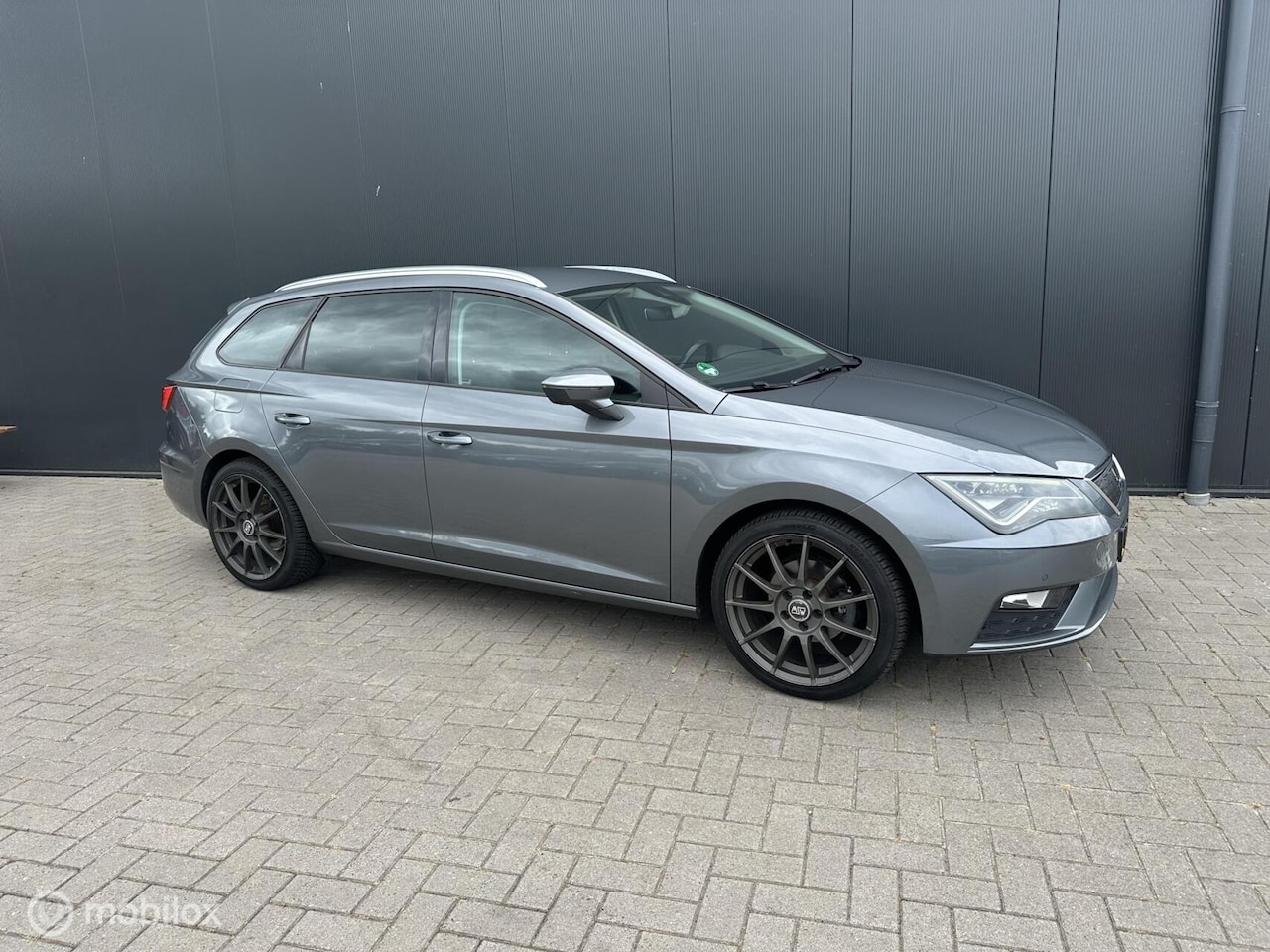 SEAT Leon ST - 1.0 TSI FR Style Business Intense Automaat! led - AutoWereld.nl