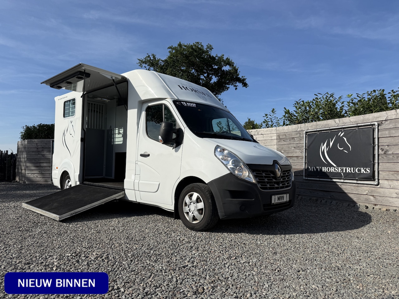Renault Master - | HORSETRUCK | BARBOT | STALLION 3XL | 2016 | HENGST | MANUEEL | 3-SEAT | 165PK | L3 | NO - AutoWereld.nl
