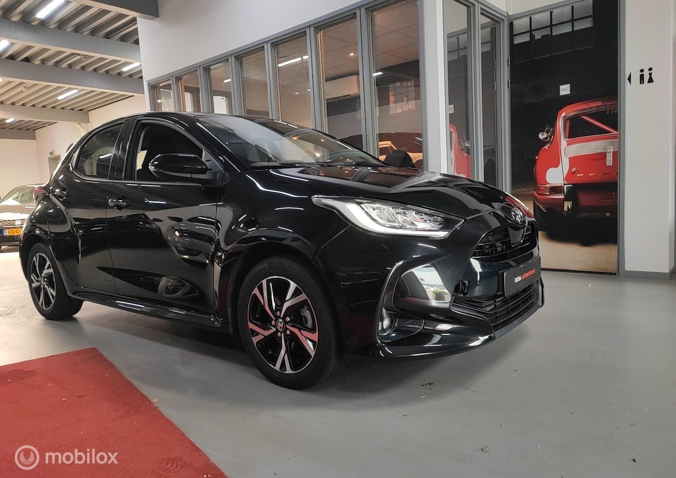 Toyota Yaris - 1.5 Hybrid AUTOMAAT camera CARPLAY ANDROID Cruide stoelver velgen - AutoWereld.nl