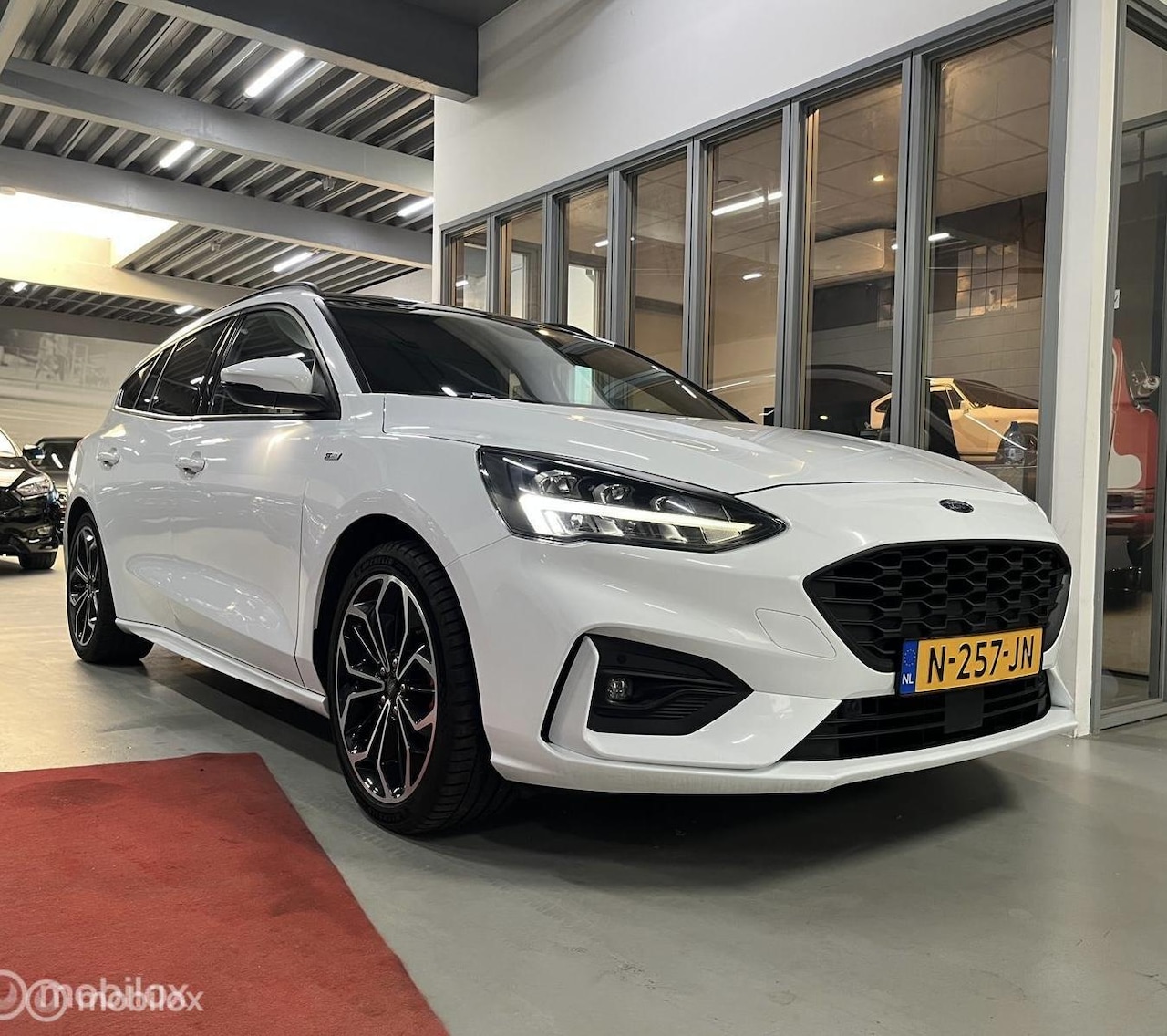 Ford Focus Wagon - 1.0 Hybrid Titanium X PANO VIRTUAL ELEK KLEP CAMERA VOL OPTIES - AutoWereld.nl