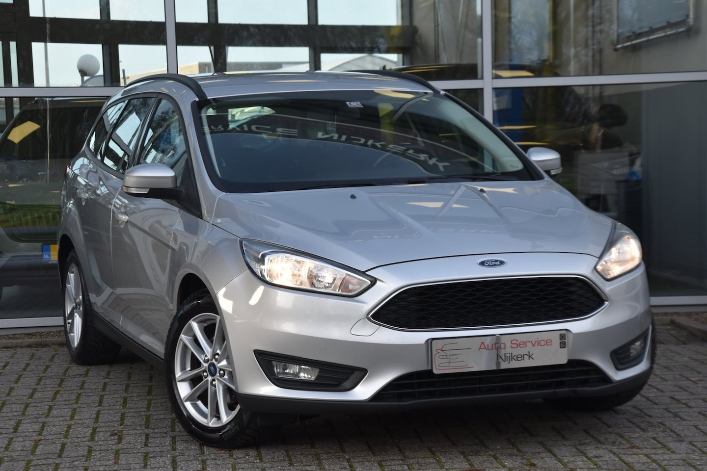 Ford Focus Wagon - 1.0 Lease Edition Navi PDC Cruise Trekhaak NAP - AutoWereld.nl