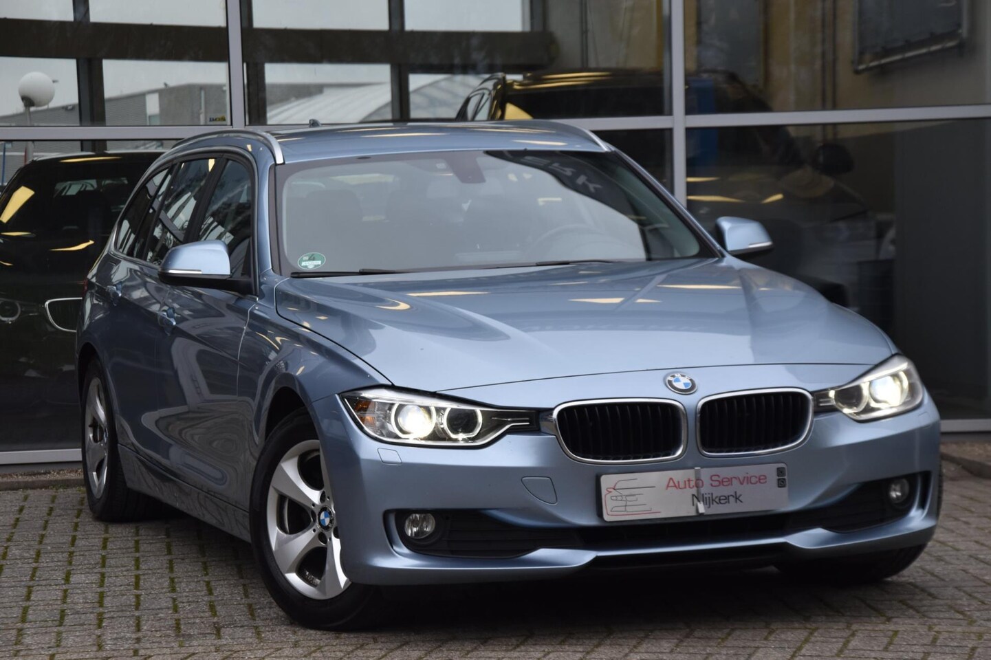BMW 3-serie Touring - 320d EfficientDynamics Navi PDC Xenon Cruise NAP Dealeronderhouden - AutoWereld.nl