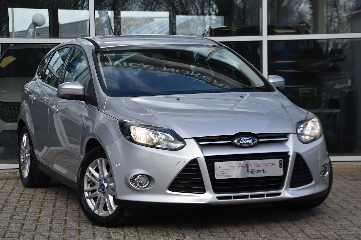 Ford Focus - 1.0 EcoBoost Titanium Navi Cruise PDC Trekhaak Dealer OH NAP - AutoWereld.nl