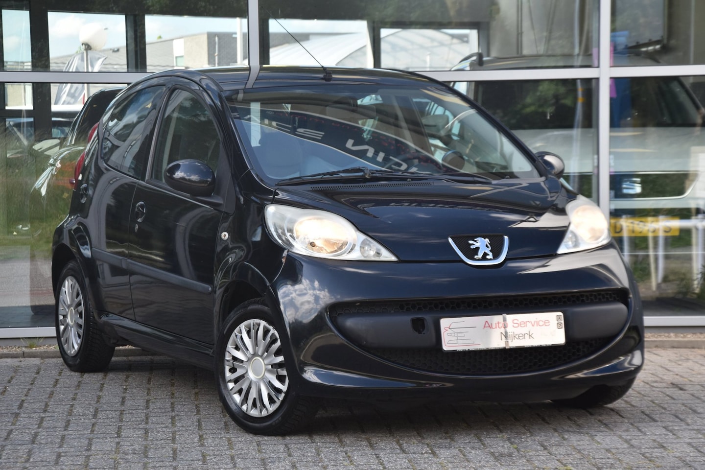 Peugeot 107 - 1.0 Airco 5-Deurs 1e Eigenaar Lage KM NAP APK - AutoWereld.nl