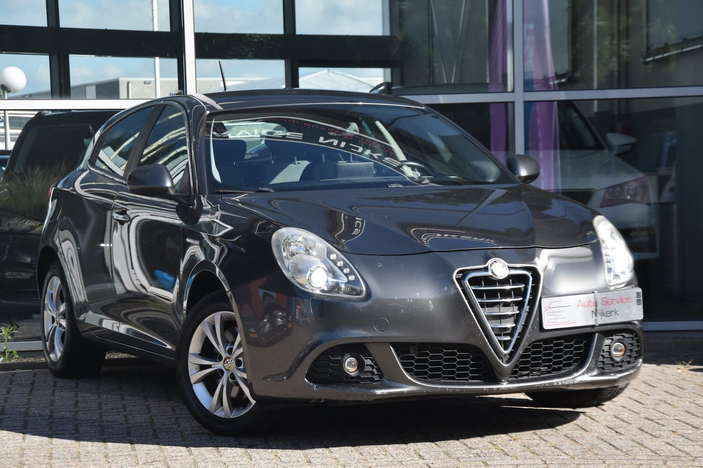 Alfa Romeo Giulietta - 1.4 T Distinctive | Navi | Xenon | PDC | Cruise | 170 PK | 1e Eig. - AutoWereld.nl