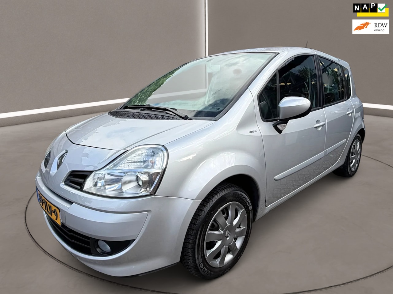 Renault Grand Modus - 1.6-16V Night & Day 112 Pk Automaat Airco 53 dkm Nap - AutoWereld.nl