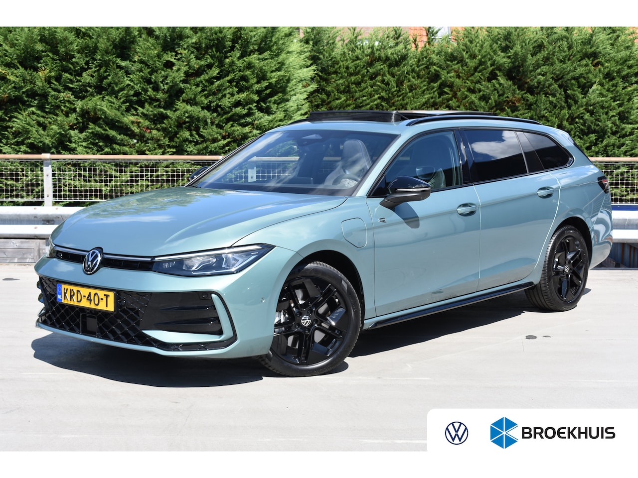Volkswagen Passat Variant - 1.5 TSI eHybrid 272PK R-Line | Schuif-kanteldak | 360 camera | Head-up display | IQ Drive - AutoWereld.nl