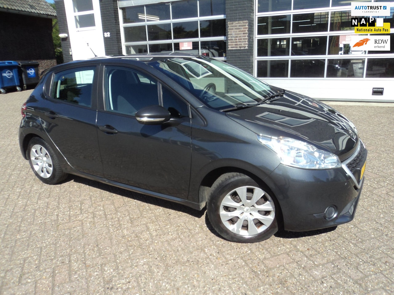 Peugeot 208 - 1.2 VTi Access Cruise Airco - AutoWereld.nl