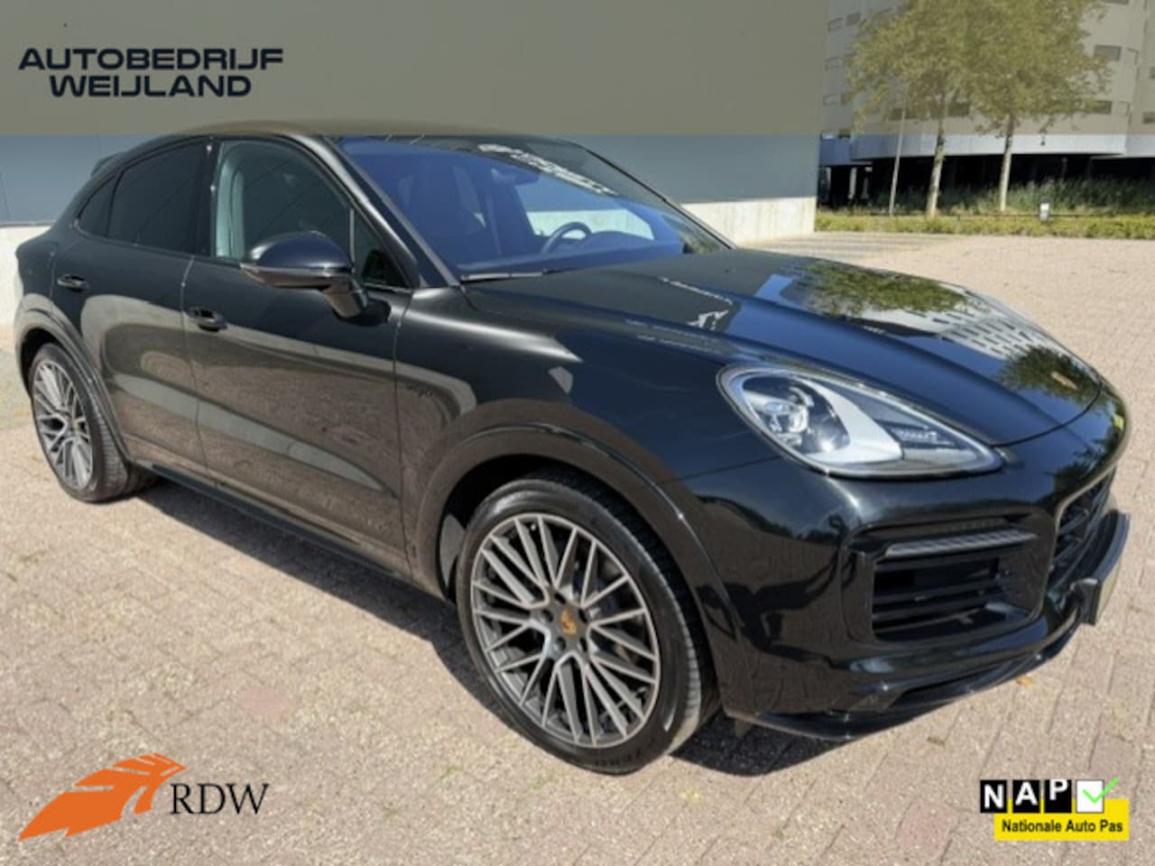 Porsche Cayenne Coupé - 3.0 E-Hybrid Platinum Edition 462PK NIEUWSTAAT 1STE EIG. I NL-auto I 360 Camera I Leder I - AutoWereld.nl