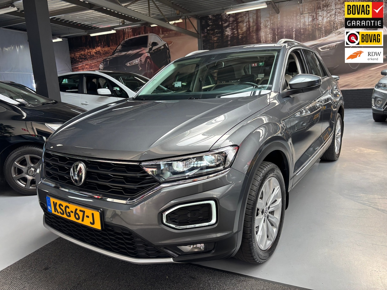 Volkswagen T-Roc - 1.5 TSI Sport / Camera / Trekhaak - AutoWereld.nl