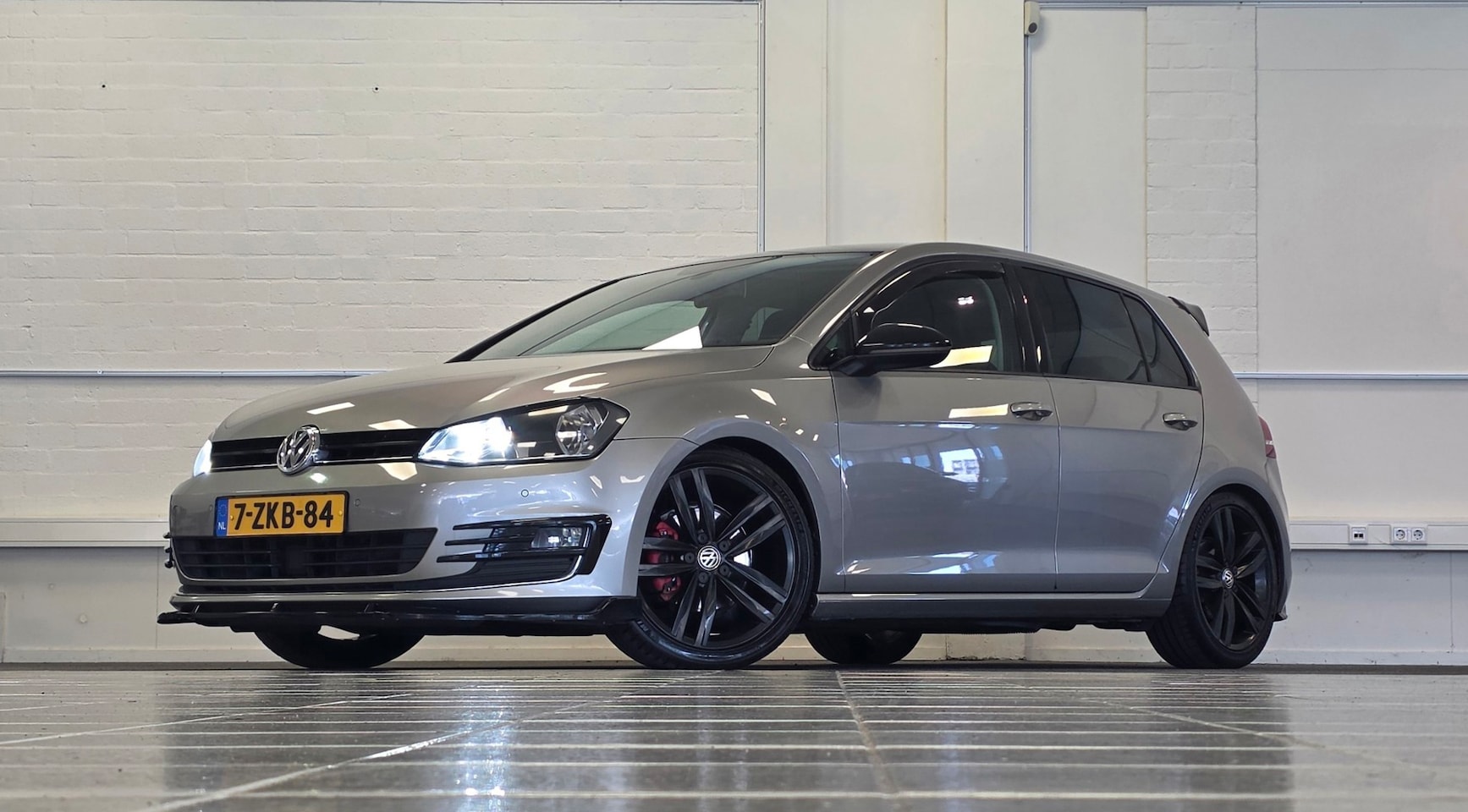 Volkswagen Golf - 1.4 TSI ACT Business Edition Pano Sportuitlaat Sportonderstel - AutoWereld.nl
