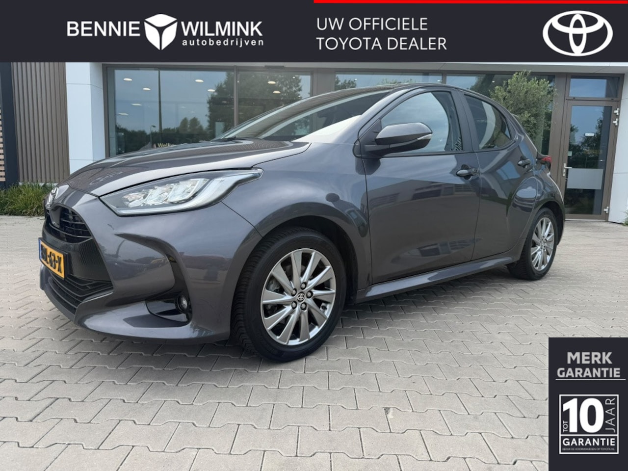 Toyota Yaris - 1.5 Hyb. Dynamic Limited | All Seasons | Trekhaak - AutoWereld.nl