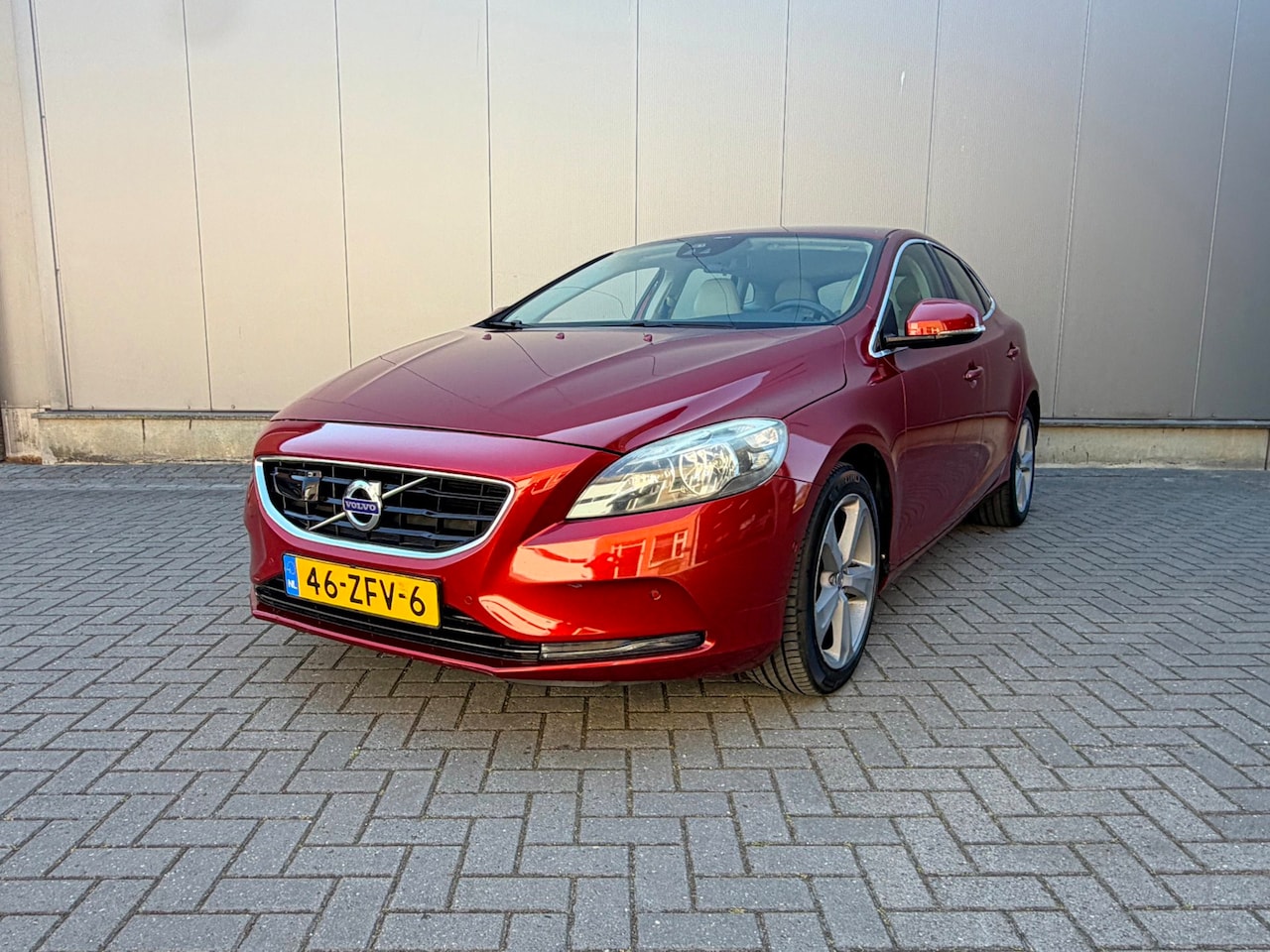 Volvo V40 - 1.6 T4 Momentum 1.6 T4 Momentum - AutoWereld.nl