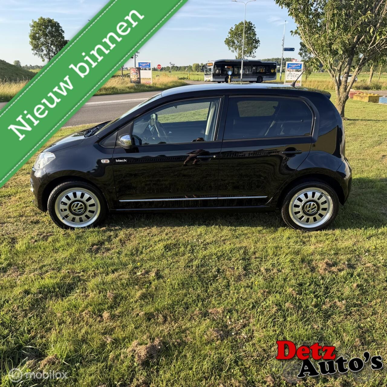 Volkswagen Up! - 1.0 Black up! Bomvol!apk,airco,stoelverw - AutoWereld.nl
