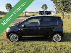 Volkswagen Up! - 1.0 Black up Bomvolapk, airco, stoelverw