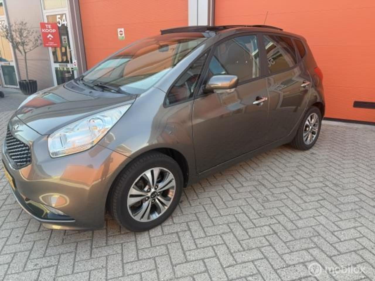 Kia Venga - 1.6 CVVT EXECUTIVE LINE - AUTOMAAT-VEEL EXTR'S- - AutoWereld.nl