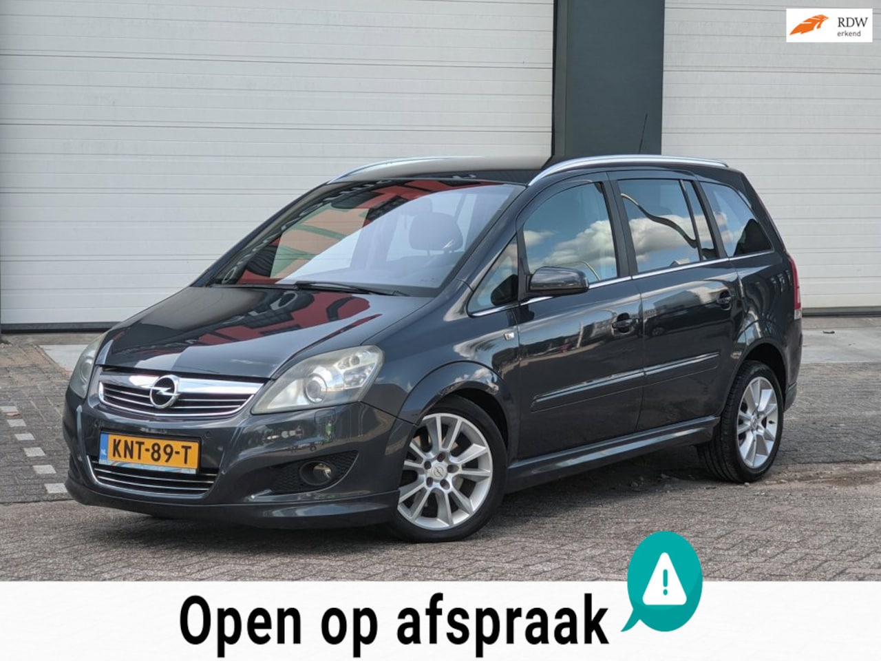 Opel Zafira - 2.0 T Sport 200 PK Nieuwe DRiem|Trekhaak|Xenon|Airco|Navi - AutoWereld.nl