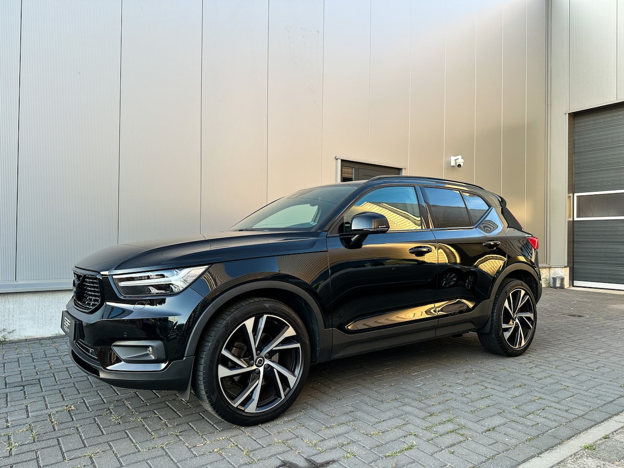 Volvo XC40 - 2.0 T4 R-Design 191PK | LED | Keyless | Leder | Camera | Cruise - AutoWereld.nl