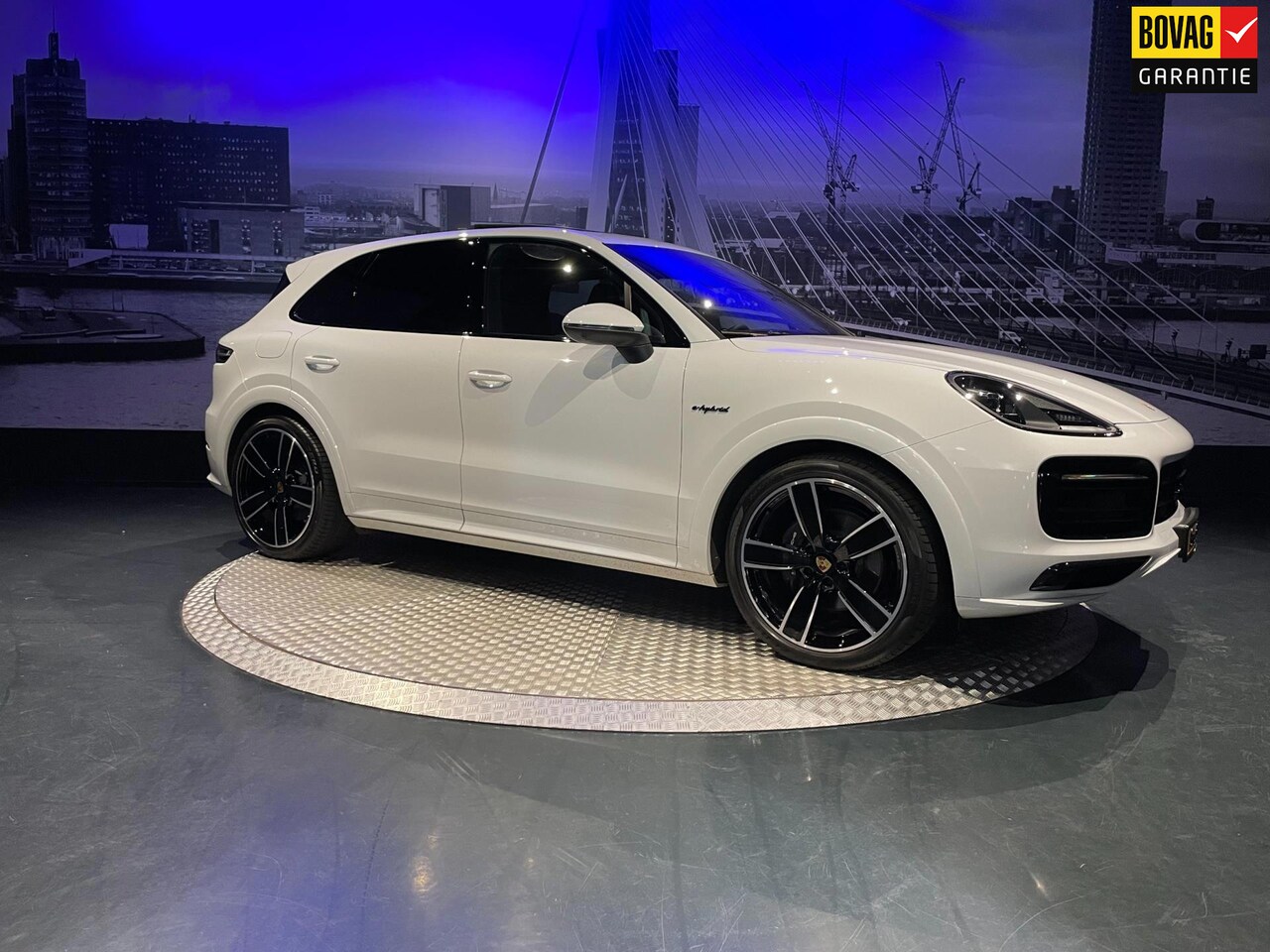 Porsche Cayenne - 3.0 E-Hybrid Platinum Edition*PDLS*PASM*SoftClose*22inch*SportDesign* - AutoWereld.nl