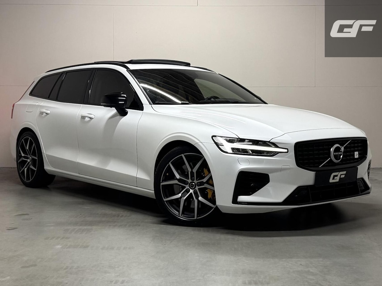 Volvo V60 - 2.0 T8 Twin Engine AWD Polestar Engineered Pano B&W 360° Carplay - AutoWereld.nl