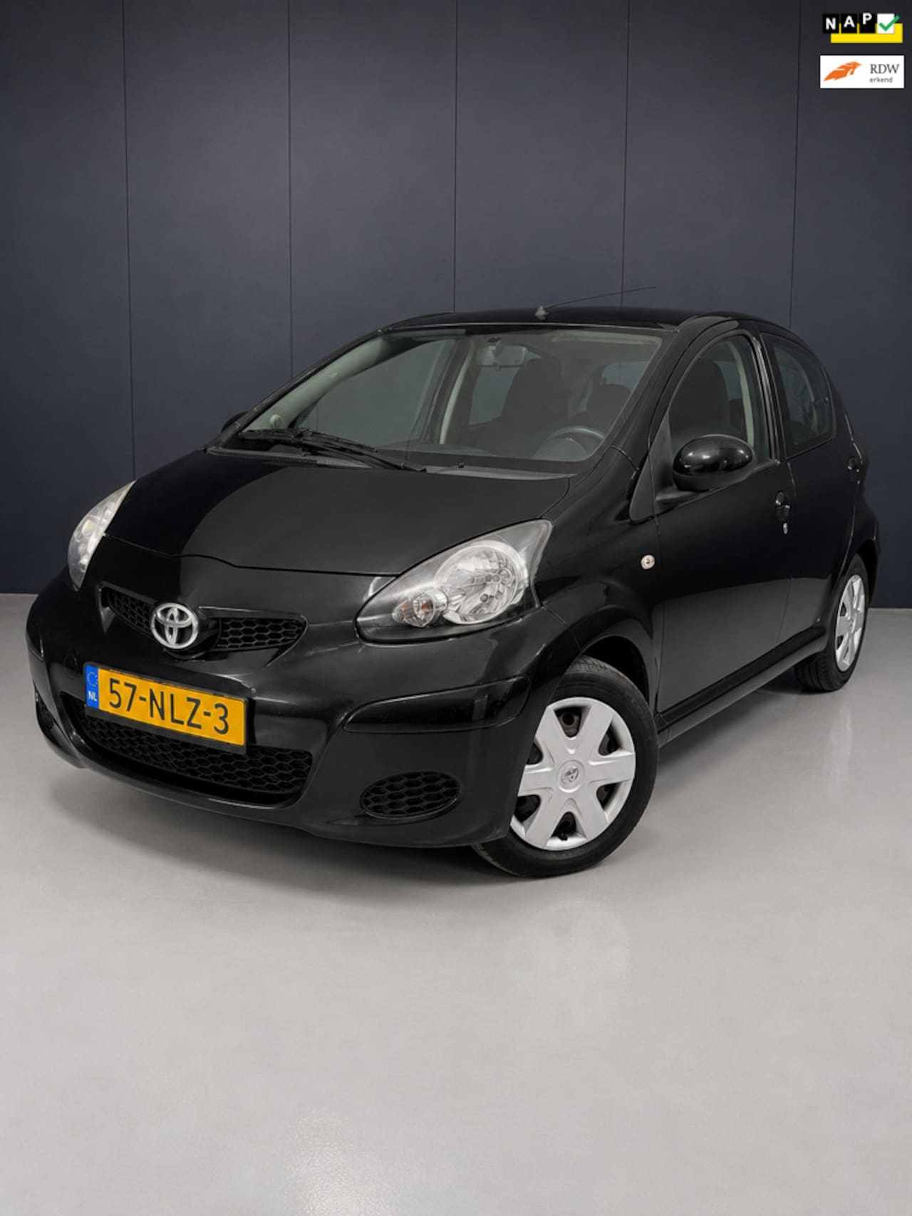 Toyota Aygo - 1.0-12V Compleet dealer onderhouden, Weinig km's - AutoWereld.nl