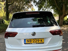 Volkswagen Tiguan - 2.0 TSI Highline 4Motion