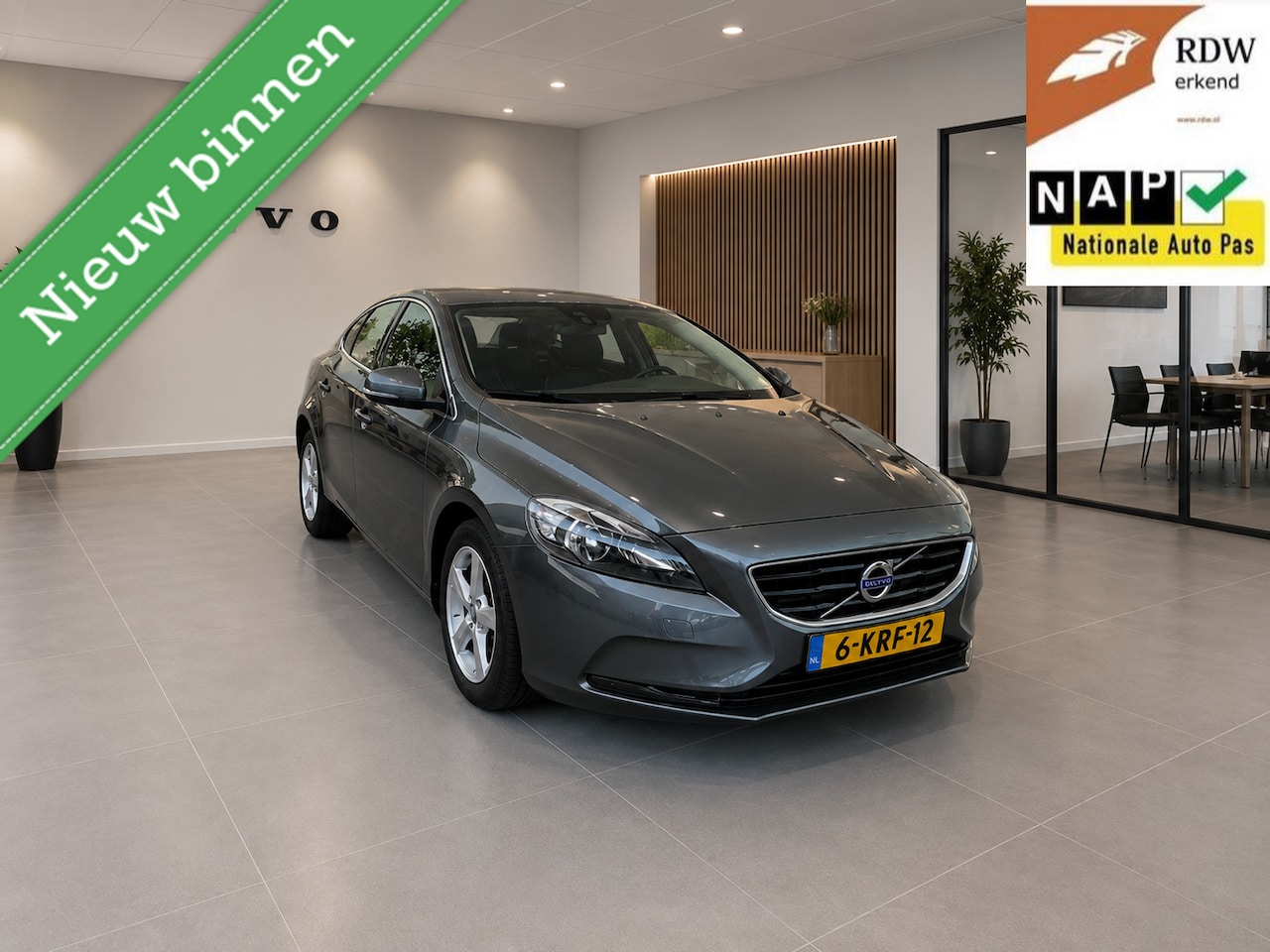 Volvo V40 - 1.6 T3 Momentum 2013 95dkm(NAP) Airco/CAM/DB VV/PDC - AutoWereld.nl