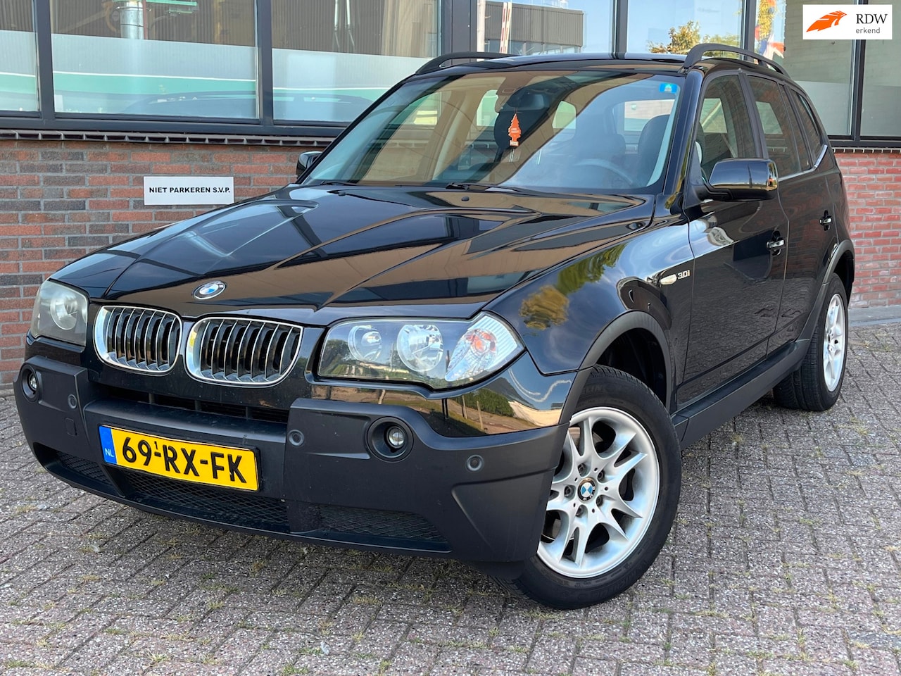 BMW X3 - 3.0i AUTOMAAT VOL LEER AIRCO IJSKOUD! 6 cilinders rijd als nieuw - AutoWereld.nl