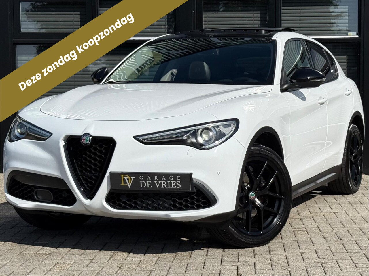 Alfa Romeo Stelvio - 2.0 T 280pk AWD Q4 Veloce Panoramadak Black Pack 2300kg Trekgewicht Garantie - AutoWereld.nl