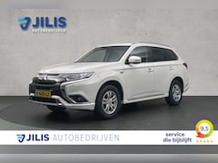 Mitsubishi Outlander - 2.4 PHEV Pure | Trekhaak | Camera | Stoelverwarming | Airco