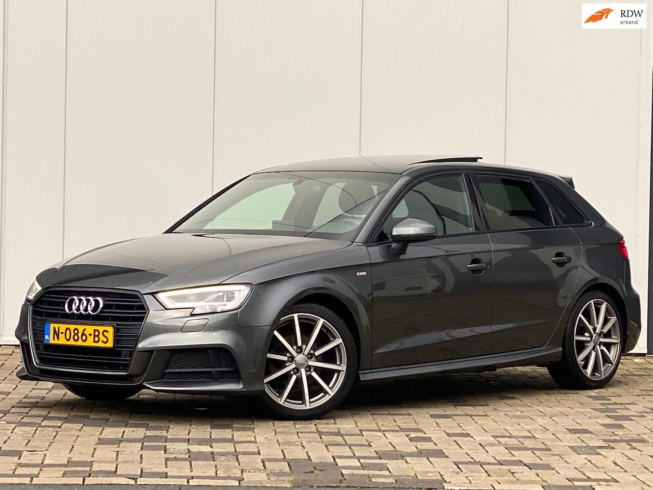 Audi A3 Sportback - 35 TFSI CoD Design Pro Line Plus 35 TFSI CoD Design Pro Line Plus - AutoWereld.nl